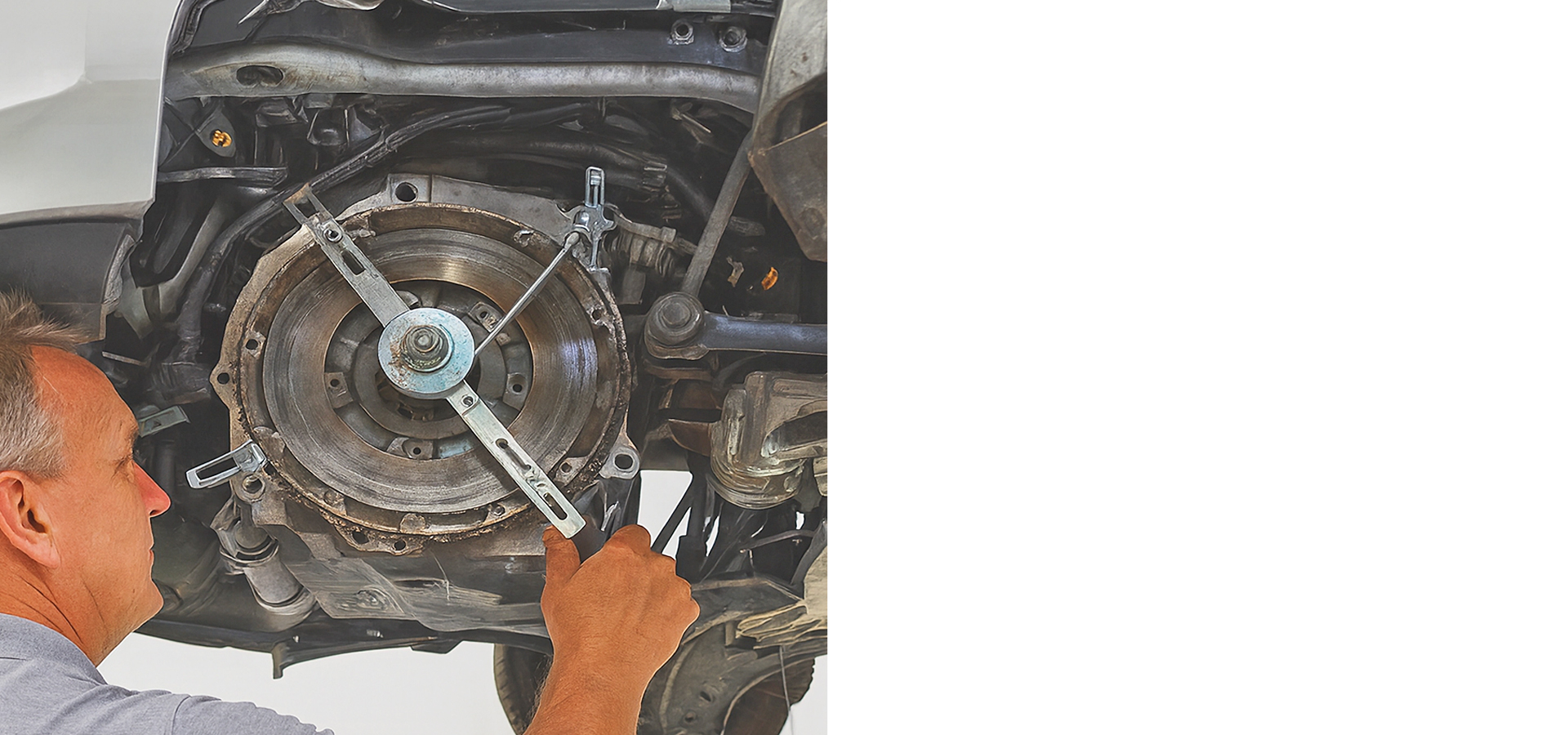 Kuplung szett cseréje szerelővel