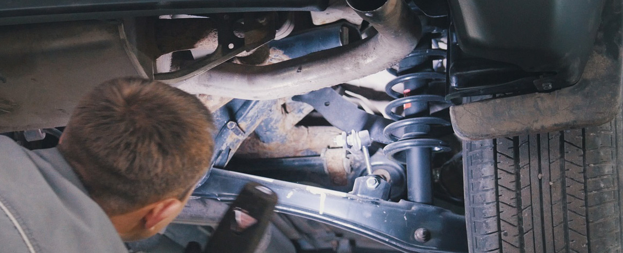 Ha ráz, nem biztos, hogy a futómű a hibás – így diagnosztizálj okosan